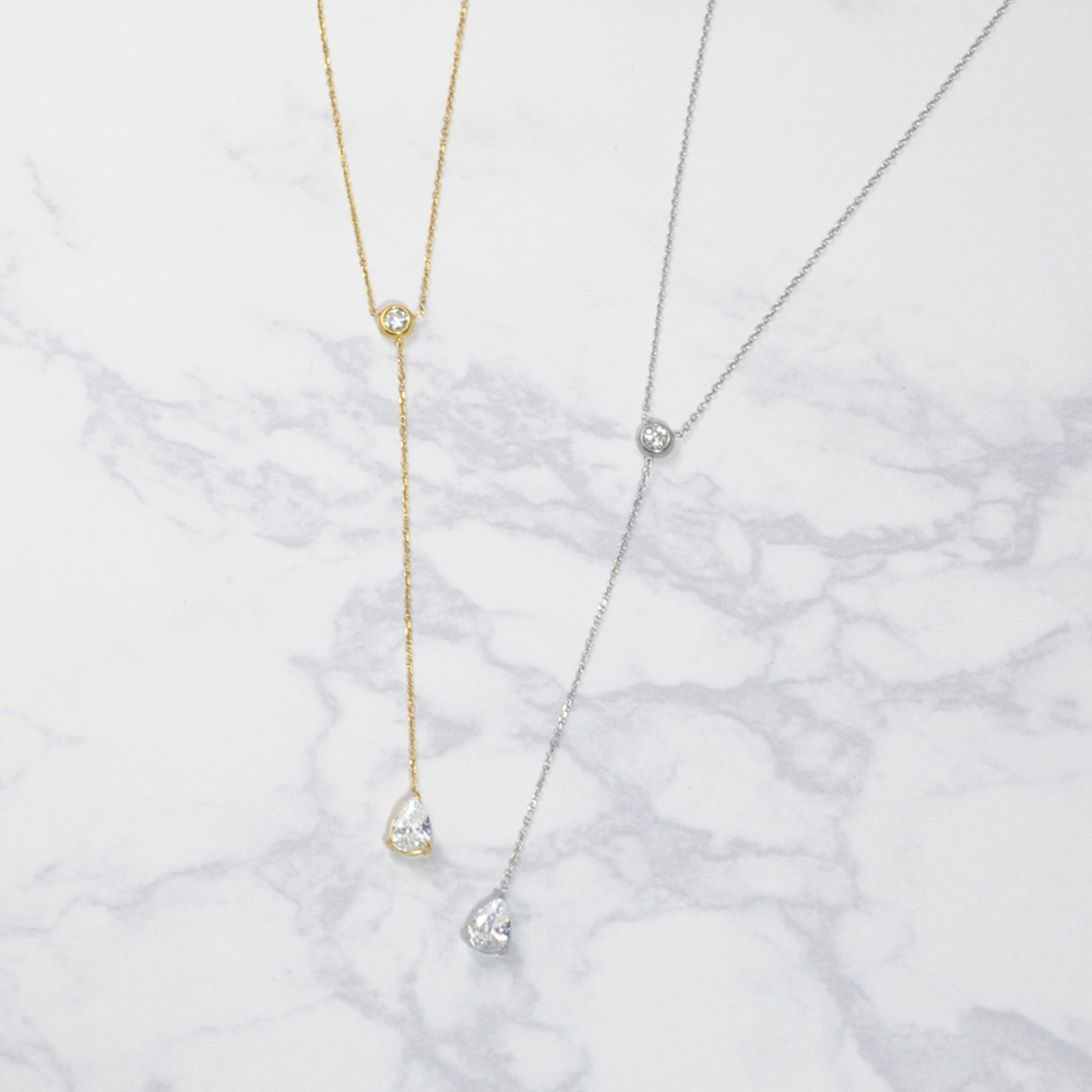 Yラインビジューネックレス