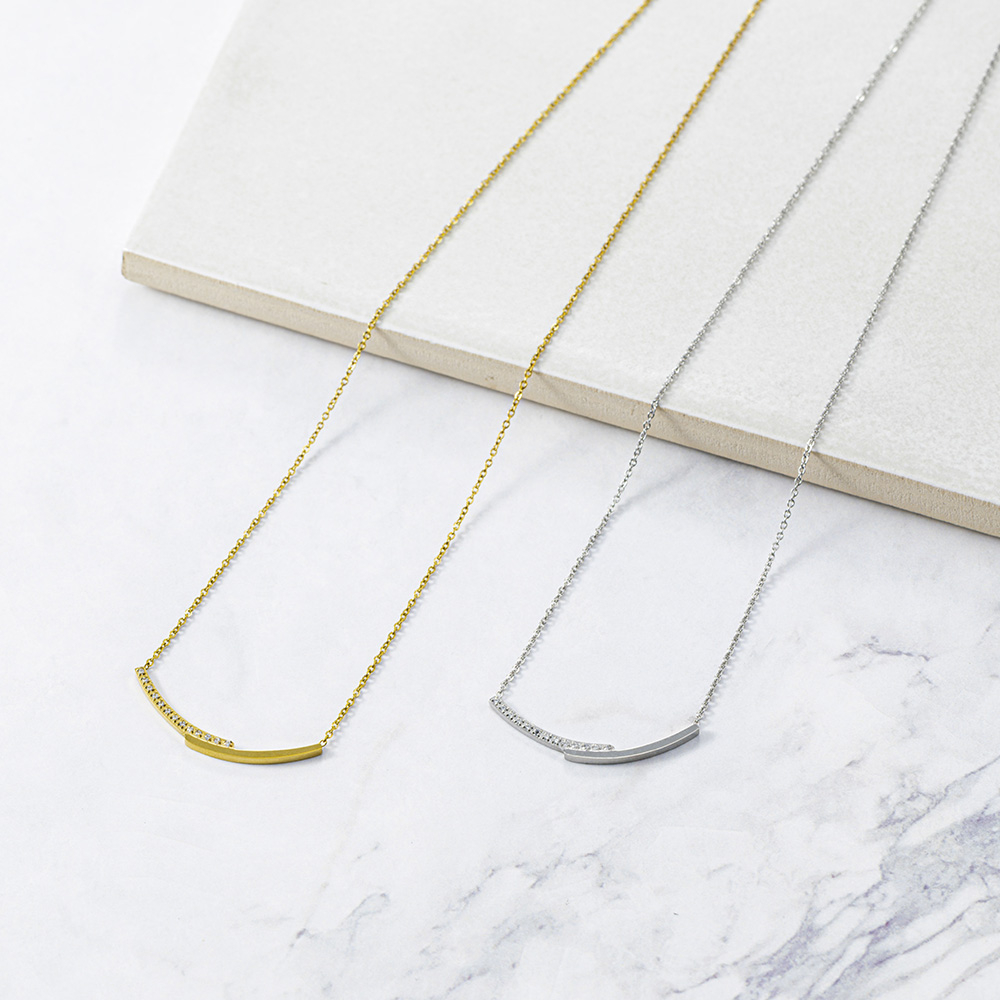 ビジューラインバーネックレス