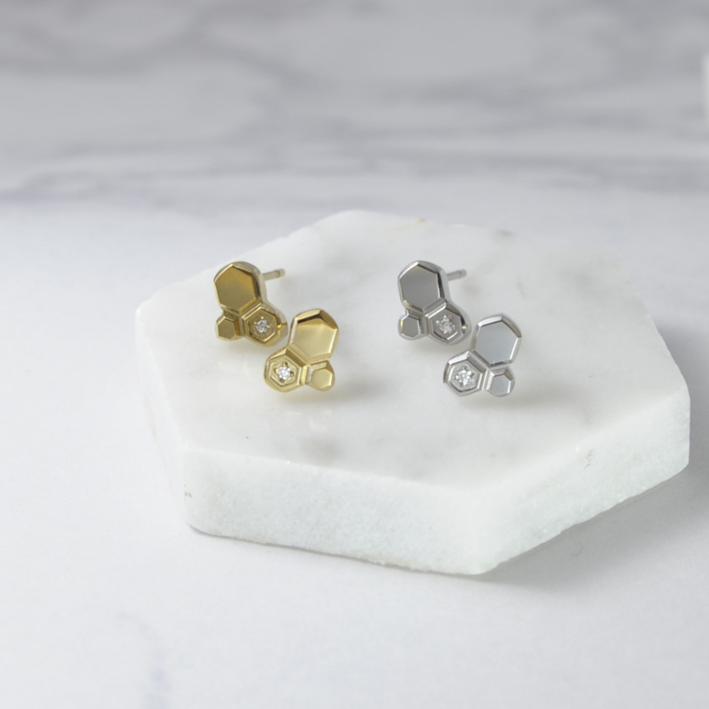 ヘキサゴンモチーフピアス