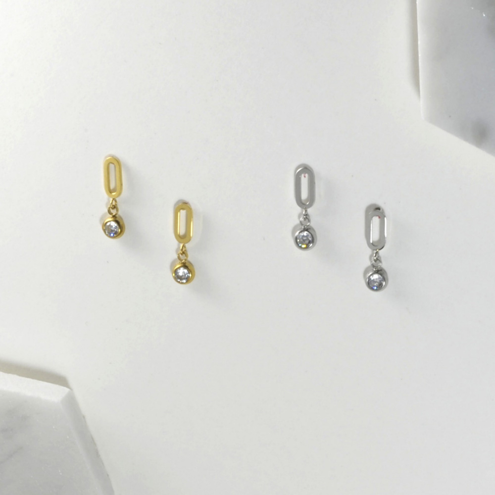 ビジューデザインピアス